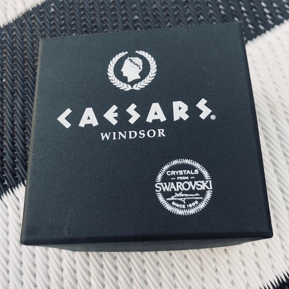 SOLD BNWT watch with Swarovski crystals - Picture 2 of 5